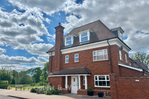 4 bedroom semi-detached house for sale, The Boulevard, Horsham RH12