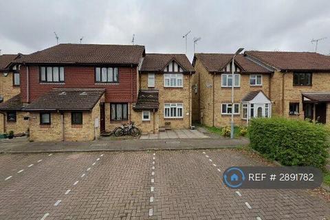3 bedroom end of terrace house to rent, Clovelly Close, Pinner, HA5