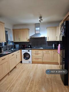 3 bedroom end of terrace house to rent, Clovelly Close, Pinner, HA5