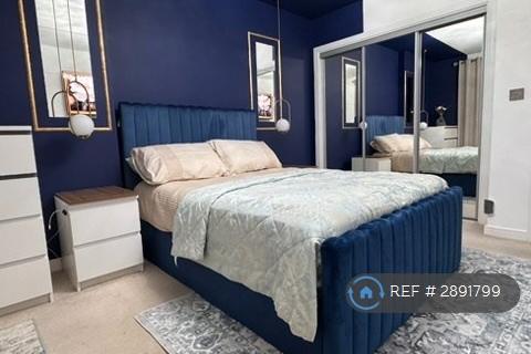1 bedroom flat to rent, Breacher House, Barking, IG11