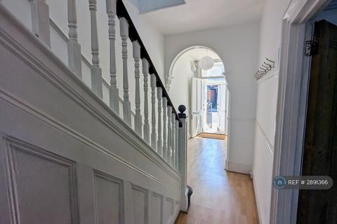 4 bedroom semi-detached house to rent, Playfair Road, Southsea, PO5