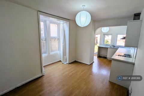 4 bedroom semi-detached house to rent, Playfair Road, Southsea, PO5