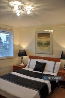4 bedroom flat to rent, Beaumont Crescent, London, W14