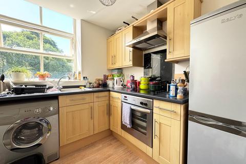 1 bedroom flat for sale, The Park, Kirkburton, Huddersfield, HD8 0NB