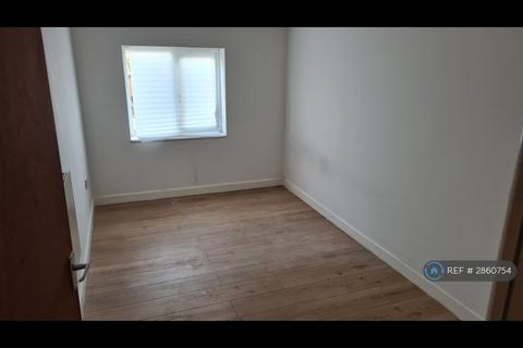 2 bedroom flat to rent, Mote Road, Maidstone, ME15