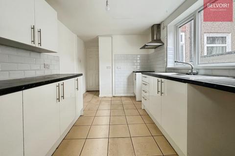 3 bedroom terraced house to rent, Joseph Street, Grimsby, DN31