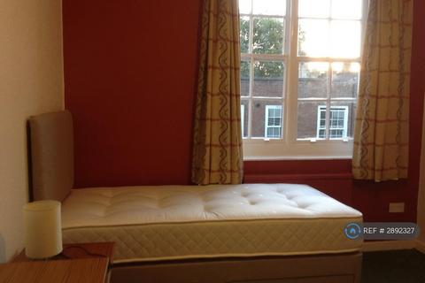 3 bedroom flat to rent, Boswell House, London Wc1n3pr, WC1N
