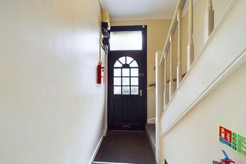 2 bedroom ground floor flat to rent, Mansel Street, Carmarthen