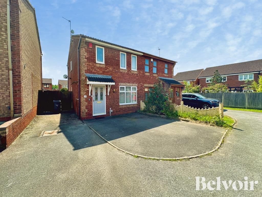 3 bedroom semi-detached house for sale