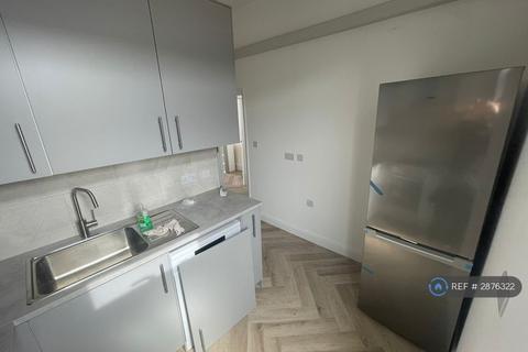 3 bedroom flat to rent, Barking Road, London, E13