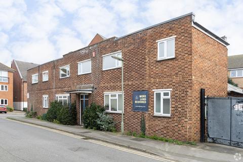 Office to rent, Gogmore Ln Chertsey KT16 9AP