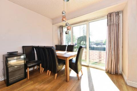 4 bedroom semi-detached house for sale, Queensgate Drive, Oldham, OL2