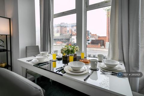 6 bedroom terraced house to rent, Saint Peters Road, Leicester, LE2