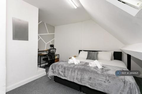 6 bedroom terraced house to rent, Saint Peters Road, Leicester, LE2