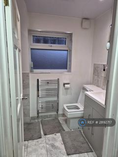 3 bedroom semi-detached house to rent, Cippenham Lane, Slough, SL1