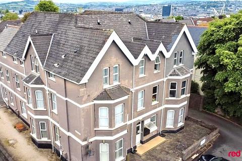 1 bedroom flat to rent, Stow Park Court, Stow Hill,