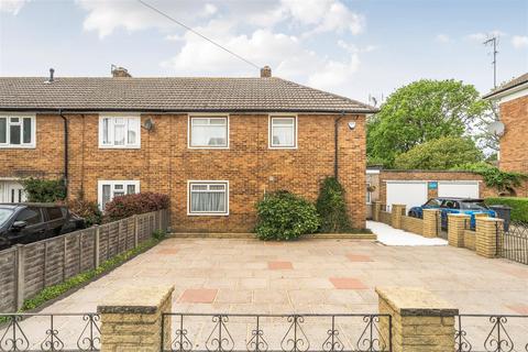 Ash Row, Bromley