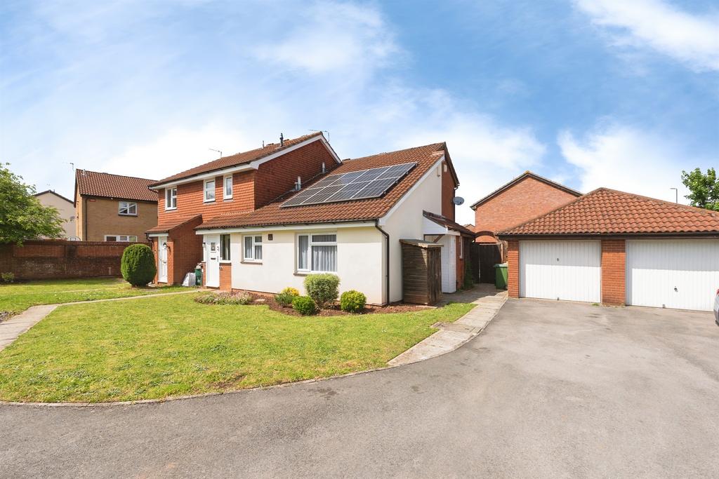 1 bedroom semi-detached bungalow for sale