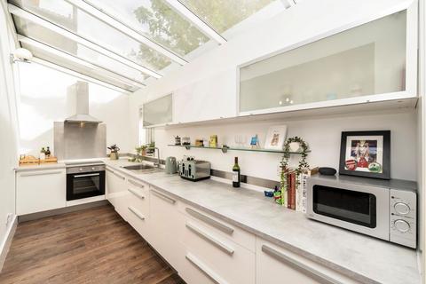 2 bedroom flat for sale, Victoria Way, Charlton