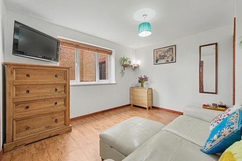 1 bedroom flat for sale, Draycott Close, London, NW2