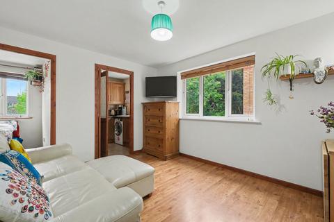 Draycott Close, London, NW2