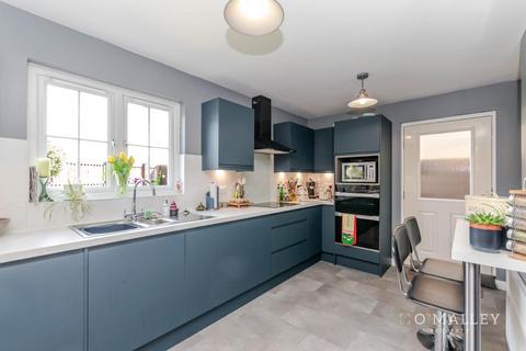 4 bedroom detached house for sale, Sandpiper Meadow, Alloa
