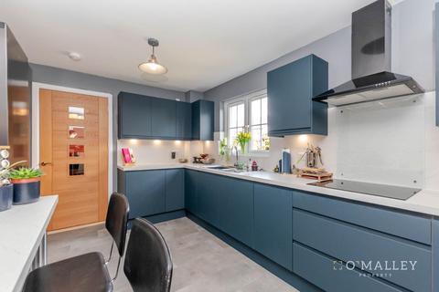 4 bedroom detached house for sale, Sandpiper Meadow, Alloa