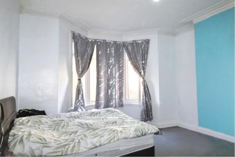 2 bedroom ground floor flat for sale, Woodbine Avenue, Wallsend, North Tyneside, NE28 8HE
