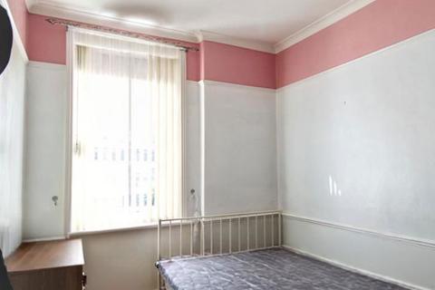 2 bedroom ground floor flat for sale, Woodbine Avenue, Wallsend, North Tyneside, NE28 8HE