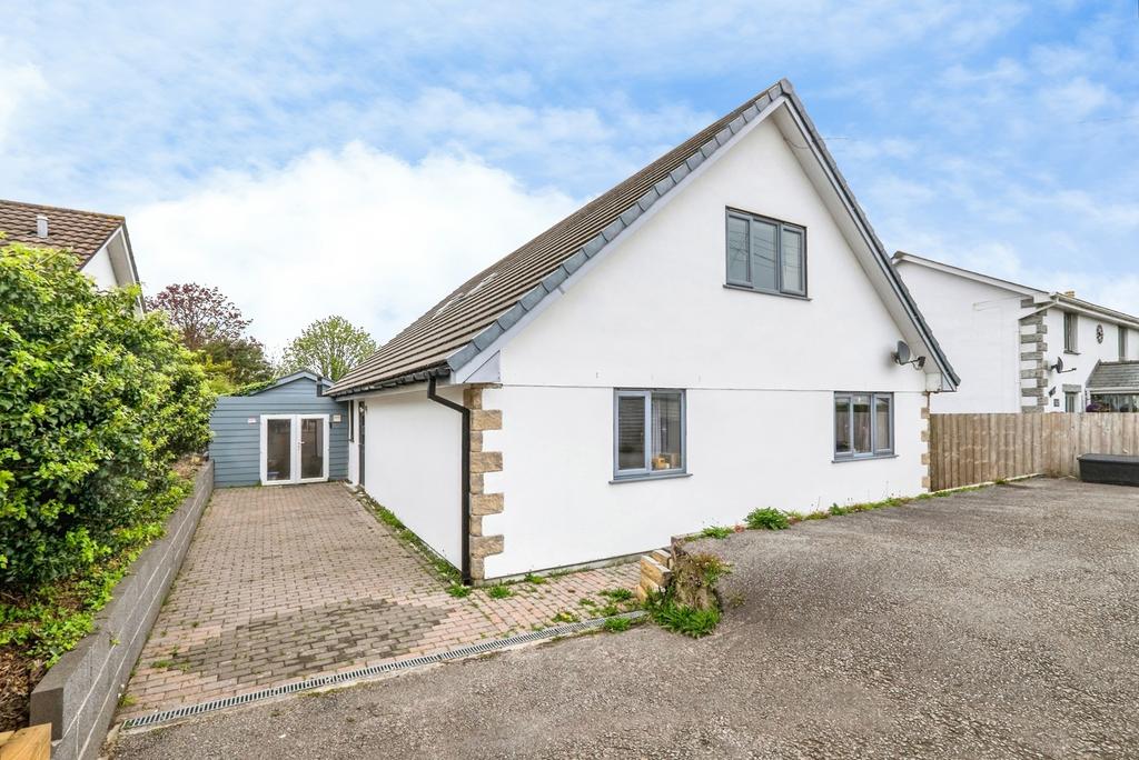 4 bedroom bungalow for sale