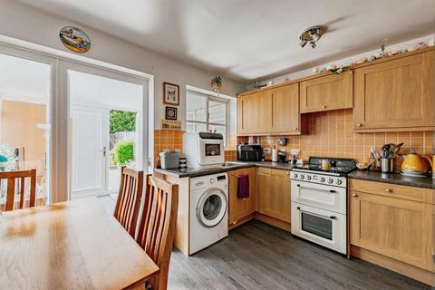 2 bedroom terraced house for sale, Alberta Drive, Smallfield, Horley