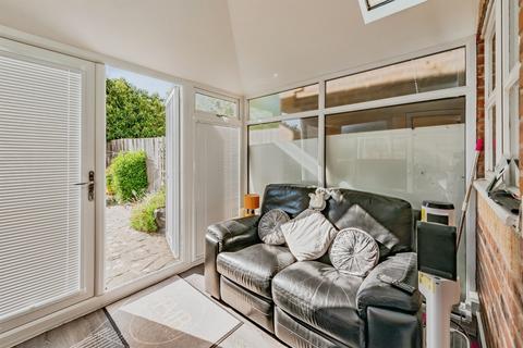 2 bedroom terraced house for sale, Alberta Drive, Smallfield, Horley