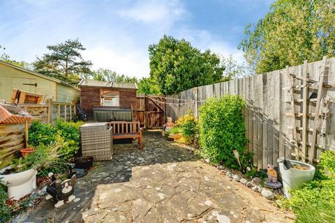2 bedroom terraced house for sale, Alberta Drive, Smallfield, Horley