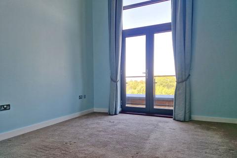 3 bedroom penthouse for sale, Flat 18, Lockwheel House, 4 Woodhouse Close, Worcester. WR5 3FT