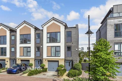 4 bedroom end of terrace house for sale, Tigris Crescent, Chatham ME4