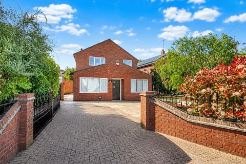 4 bedroom detached house for sale, Bromley Road, Elmstead, Colchester, CO7