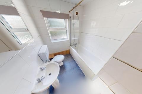 3 bedroom semi-detached house to rent, 4 Old Mill Close, Radford, Nottingham, NG7 3JZ