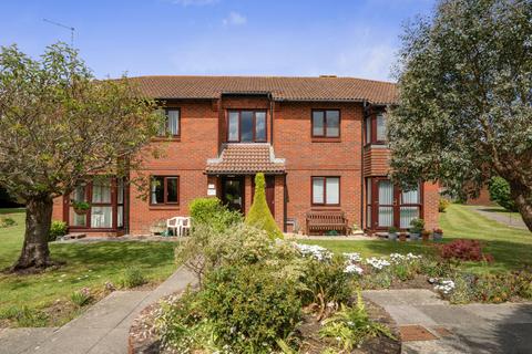 1 bedroom flat for sale, Priestley Way, Middleton-On-Sea, PO22