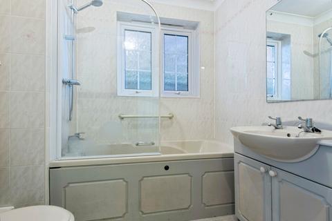 1 bedroom apartment for sale, Saxon Court, Hitchin SG4
