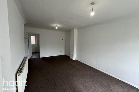 3 bedroom terraced house to rent, Severn Crescent, SLOUGH