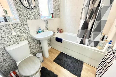 3 bedroom semi-detached house to rent, Northdown Road, St Peters, Broadstairs, Kent, CT10