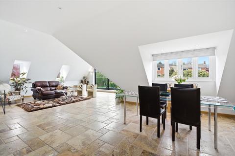 3 bedroom penthouse for sale, Maple Avenue, Bishop's Stortford, Hertfordshire, CM23