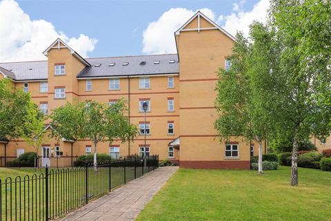 2 bedroom flat for sale, Winstanley Court, Cromwell Rd, Cambridge CB1