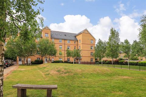 2 bedroom flat for sale, Winstanley Court, Cromwell Rd, Cambridge CB1