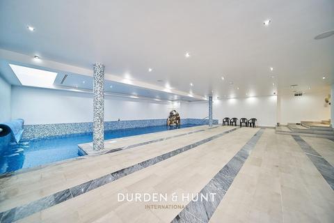 2 bedroom apartment for sale, Eden Avenue, Chigwell, IG7