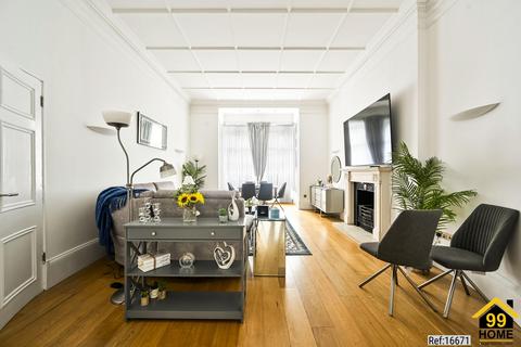 4 bedroom flat to rent, Green Street, London, W1K