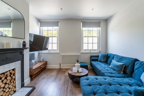 2 bedroom flat for sale, The Polygon, London, SW4