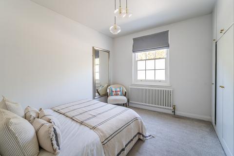 2 bedroom flat for sale, The Polygon, London, SW4