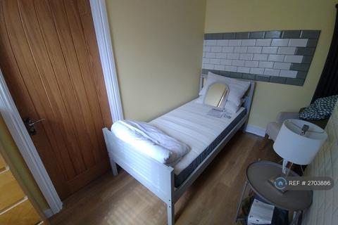 1 bedroom in a house share to rent, Prospect St, Reading, RG4