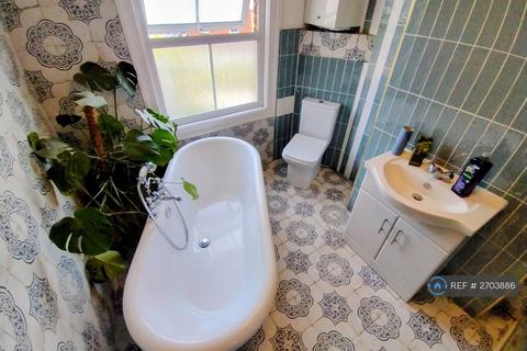 1 bedroom in a house share to rent, Prospect St, Reading, RG4